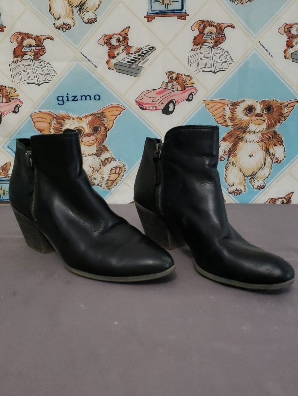 Women’s Frye Black Ankle Boots - Sleek Zipper Low Heel Size 10